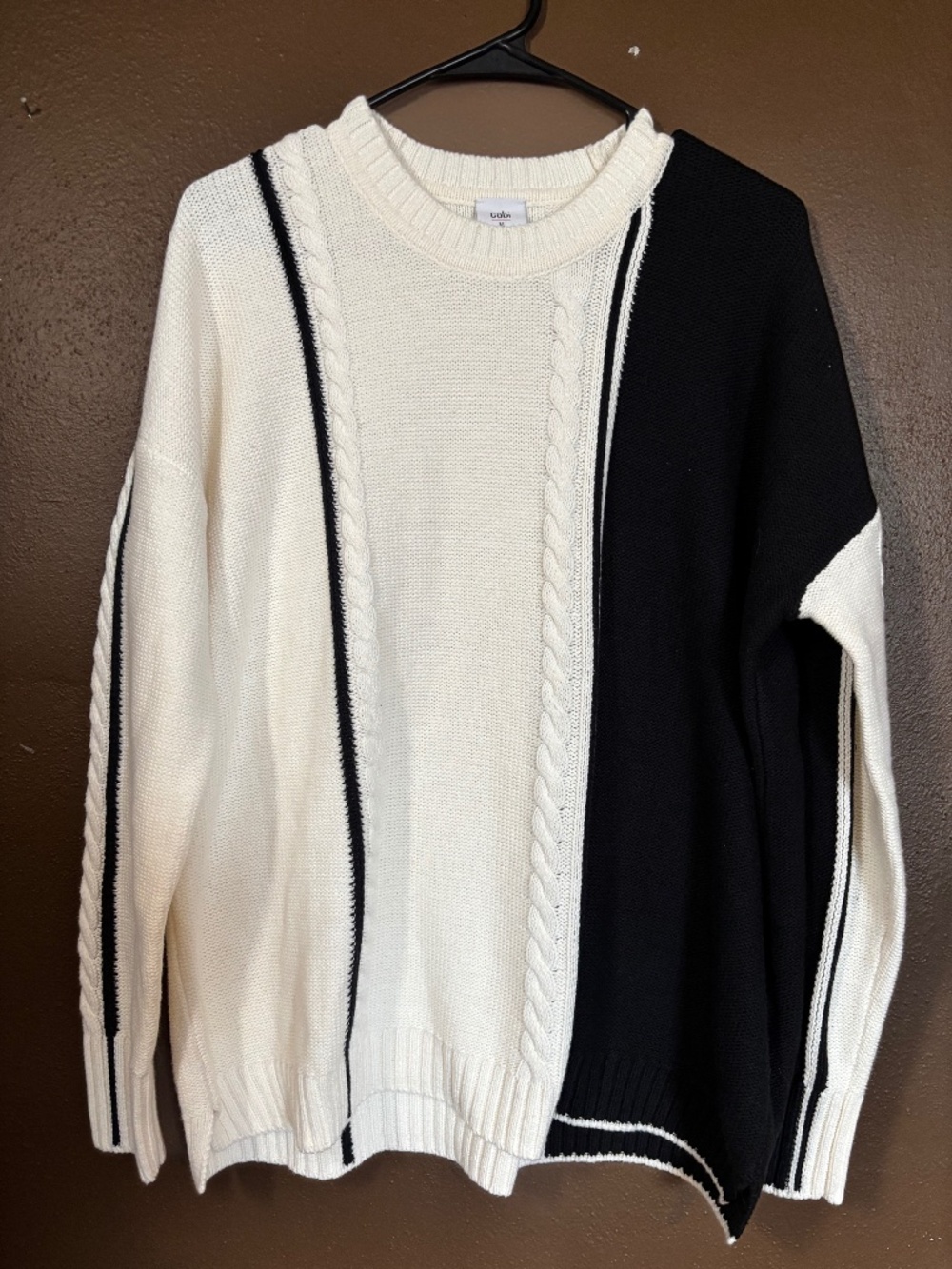 CABI black and white women's sweater MEDIUM (A5526)